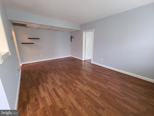 Building Photo - 1805 Key Blvd
