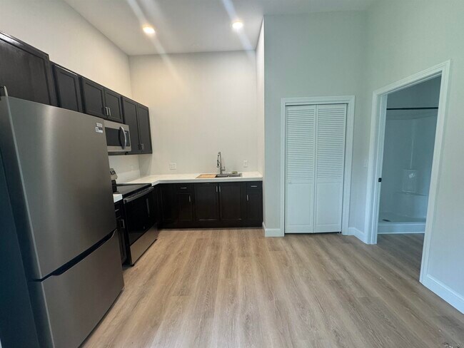 Foto del edificio - 3360 Lafayette Rd