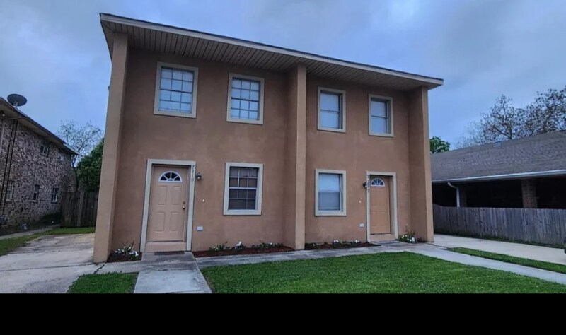 Primary Photo - 7210-7212 Salem Dr