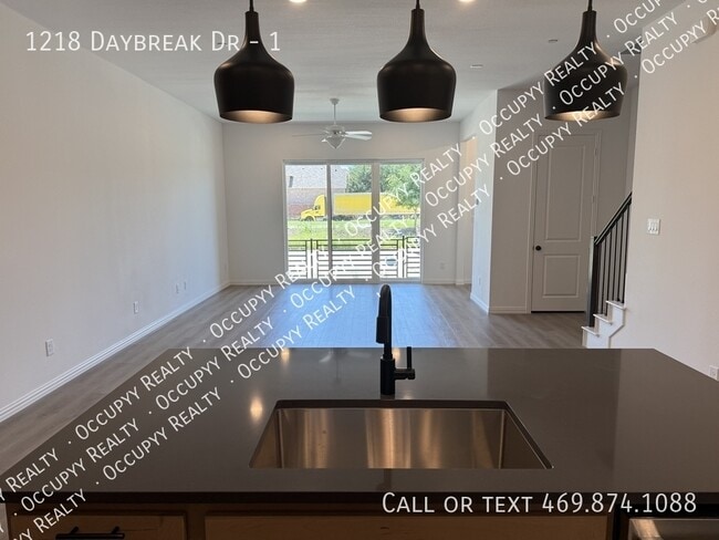 Building Photo - 1218 Daybreak Dr