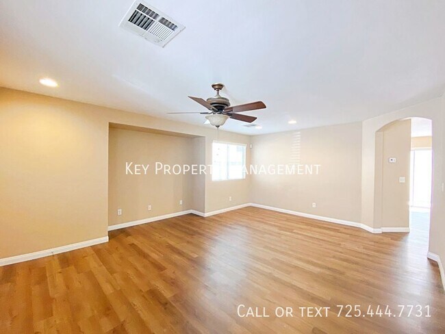 Building Photo - FULLY REMODELED 3 BEDROOM HOME IN SILVERAD...