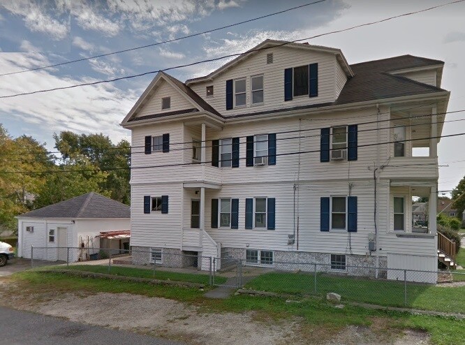 Building Photo - 137 Adams St