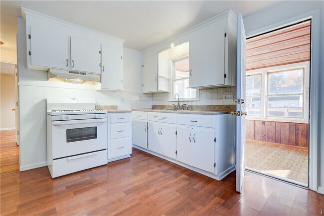 Foto del edificio - 100 Bleacker Rd