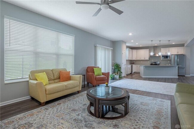 Foto del edificio - 225 Pointe Oakwood Way