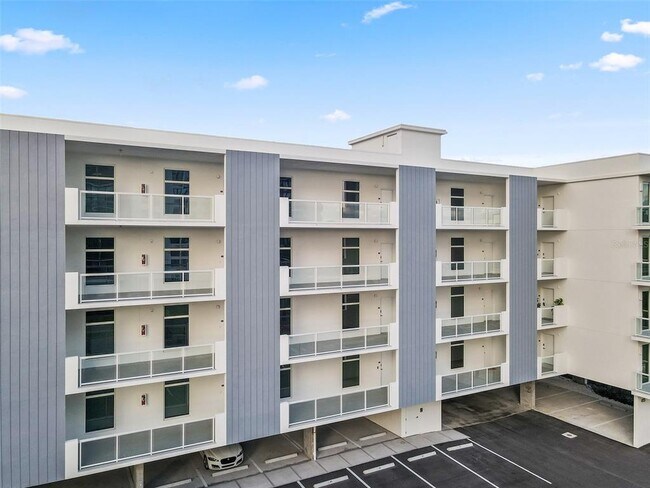 Building Photo - 415 Island Way
