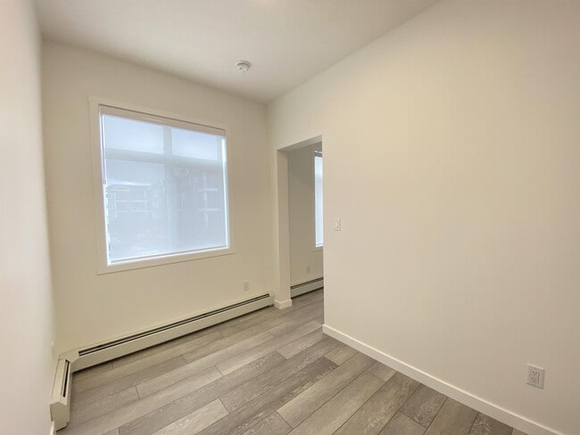 Building Photo - 3727-3727 Sage Hill Dr NW