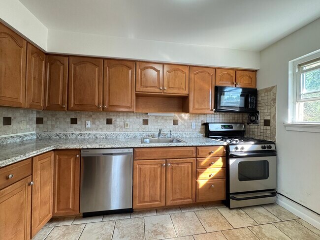 Building Photo - 1432 13th St