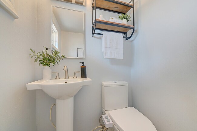 Foto del edificio - 2044 W Spruce Ave