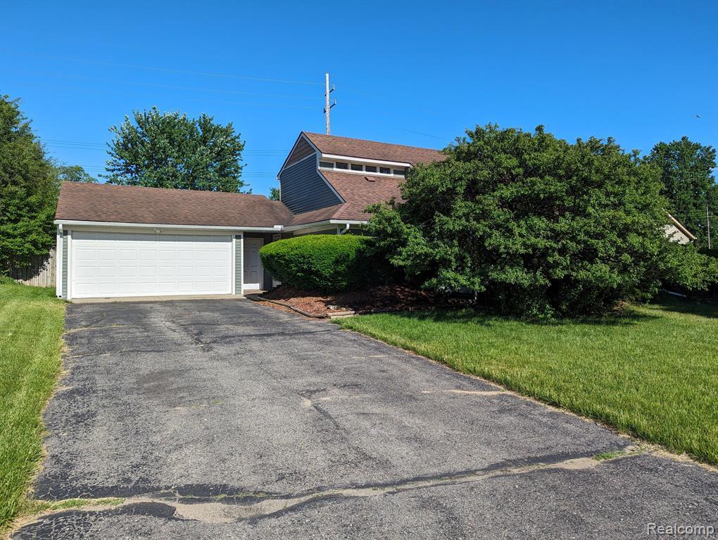 Foto principal - 2316 Crescent Lake Rd