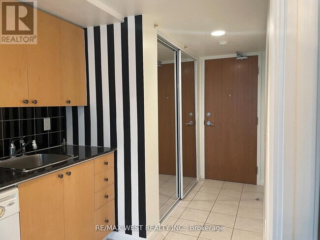 Photo du bâtiment - 219 Fort York Blvd