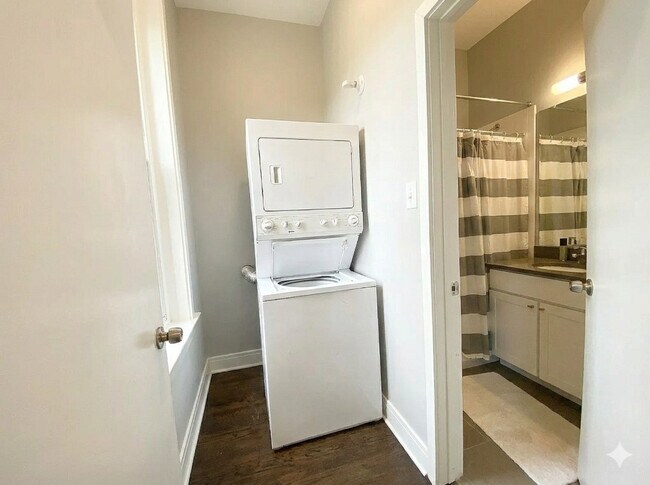 Foto del edificio - 2129 N Racine Ave