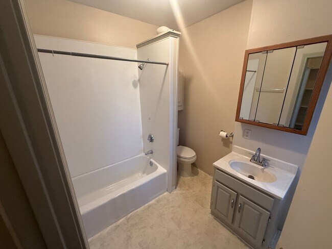 Foto del edificio - 11 New Hampshire Ave