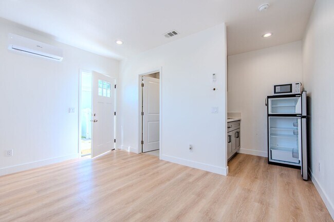 Foto del edificio - 10691 McKeen St