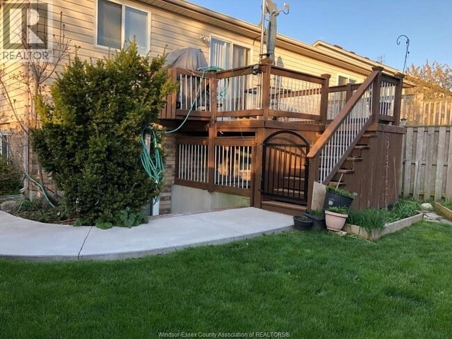 Building Photo - 1535 Vollans St