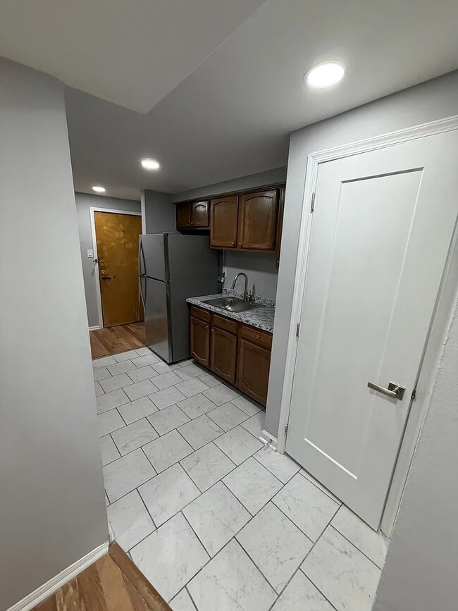 Photo - 7057 Cresheim Rd Apartment