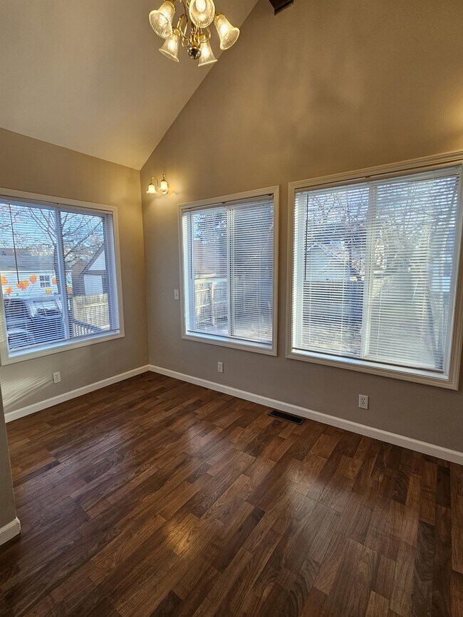 Building Photo - 348 Ardmore Dr