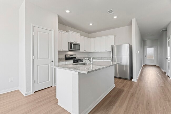 Building Photo - 1023 Rosewood Trl