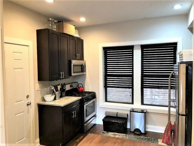 Foto del edificio - 525 W Barry Ave