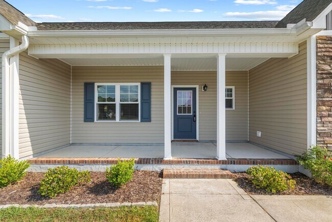 Foto del edificio - 3 bedroom with bonus room in Holly Ridge is available now!