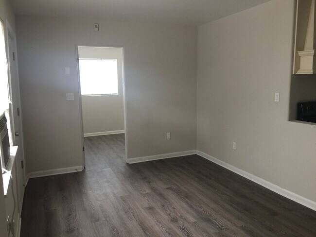 Foto del edificio - 1 bd/1 ba Newly Renovated Downtown Apartme...