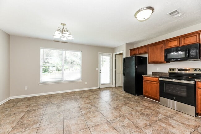 Building Photo - 1104 Modesto Ct