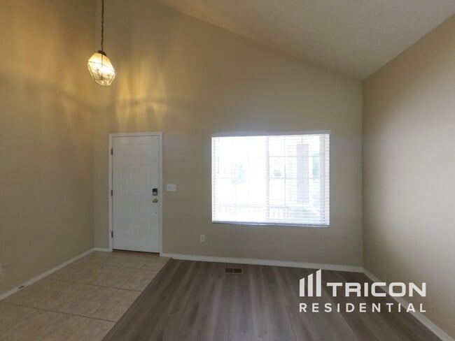 Building Photo - 517 Oxbow Dr