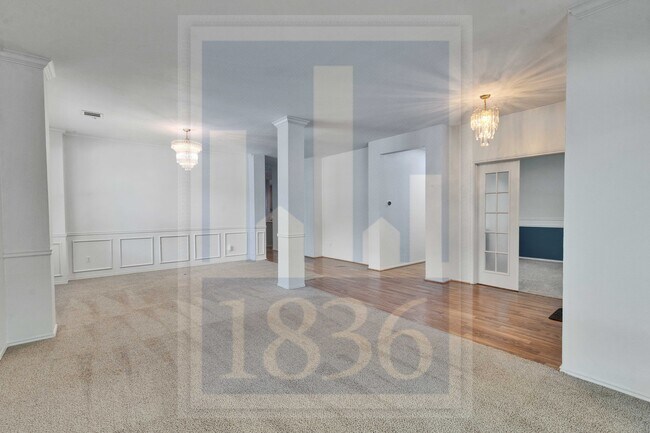 Foto del edificio - 1204 Thackeray Ln