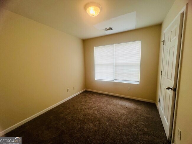 Foto del edificio - 744 Wheel House Ln