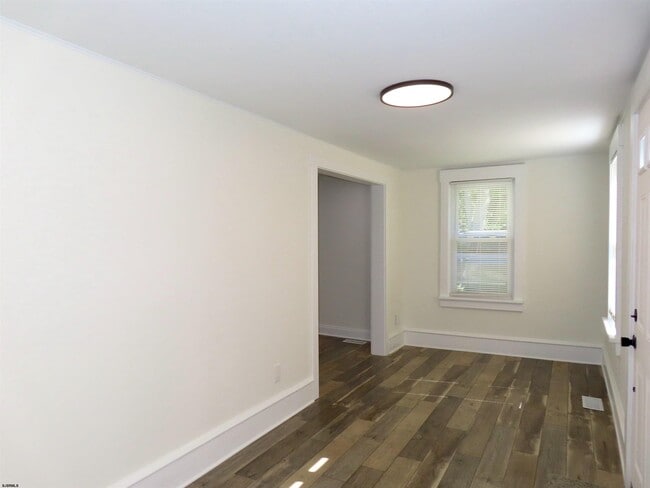 Foto del edificio - 407 Maple Ave