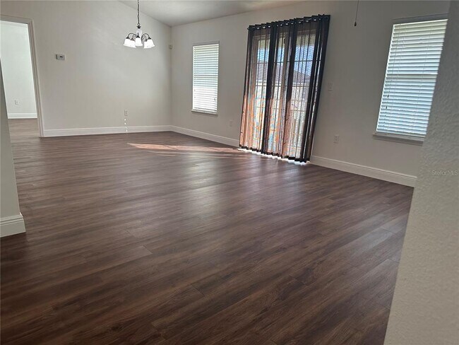 Building Photo - 726 Ashentree Dr