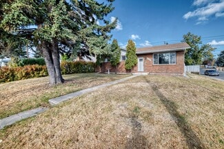 Building Photo - 4752 Memorial Dr