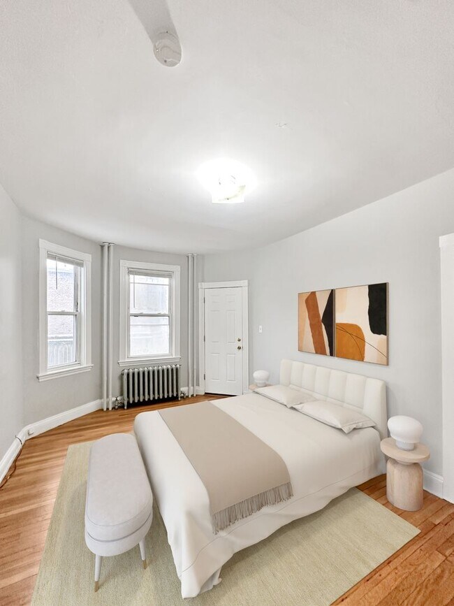 Foto del edificio - Stunning 4 bed 2 bath in beautiful Jamaica Plain