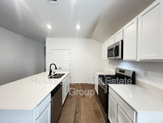 Foto del edificio - 3433 Little Creek Dr