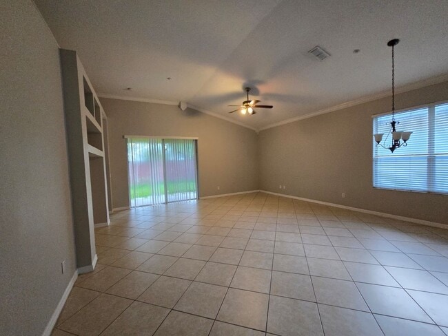 Foto del edificio - 9437 Leland Dr