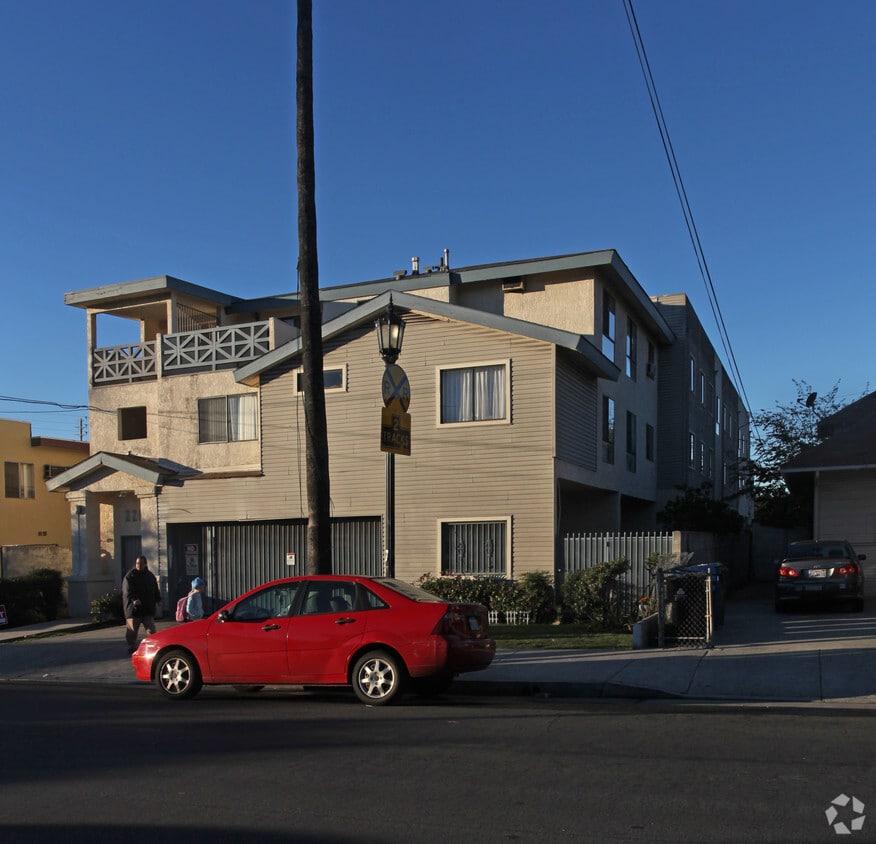 Primary Photo - 226 Avenue 57