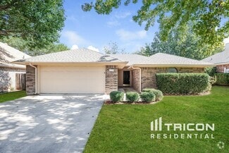 Building Photo - 1112 Brittany Dr