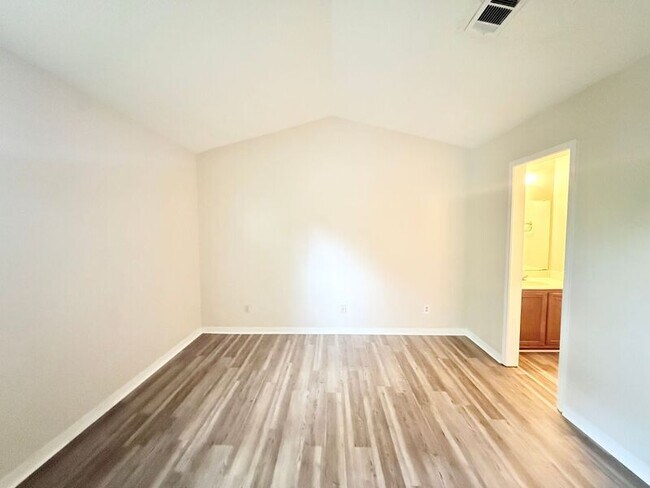 Building Photo - 10135 Vixen Pl