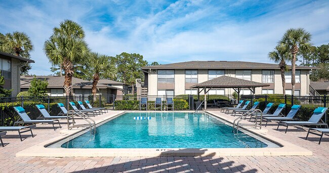 Foto del edificio - St. John's Pointe Apartment Homes