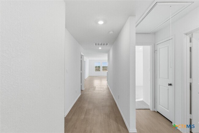 Foto del edificio - 310 Trinity River Holw