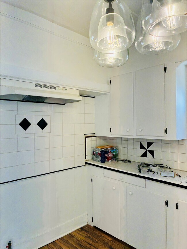 Foto del edificio - 702 Caplin St