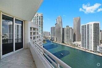 Building Photo - 888 Brickell Key Dr