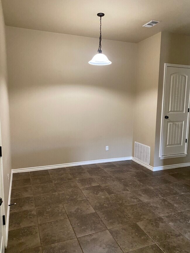 Building Photo - 4621 Brutus Ln