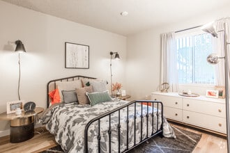 2BR,1BA-Griffith - The Parc Apartments