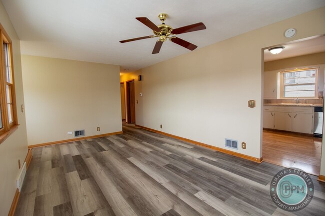 Foto del edificio - 3 Bed Home | 67th & Blondo