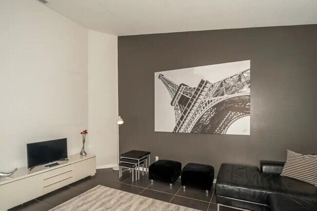 Foto del edificio - 4244 E Bennett St