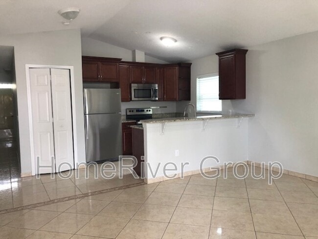 Building Photo - 310 Daniels Pointe Dr