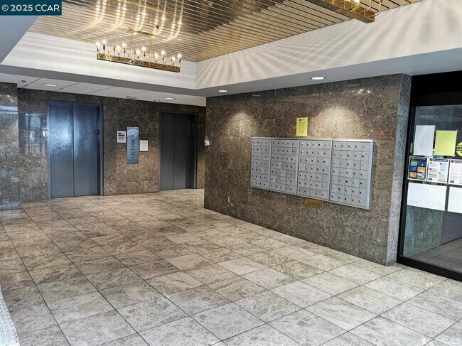 Foto del edificio - 555 Pierce St
