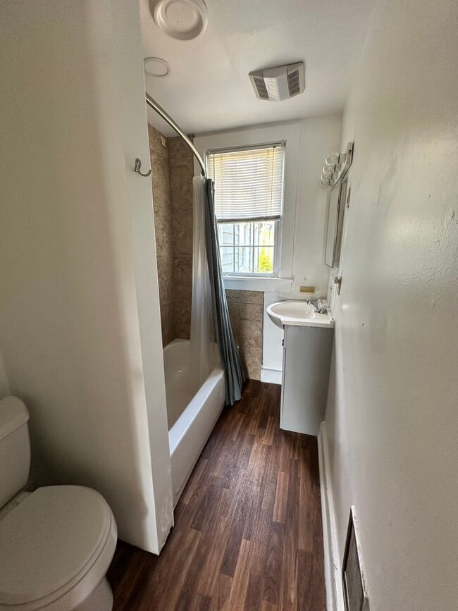Photo - Unit for rent off of Griffin Avenue! Avail... House