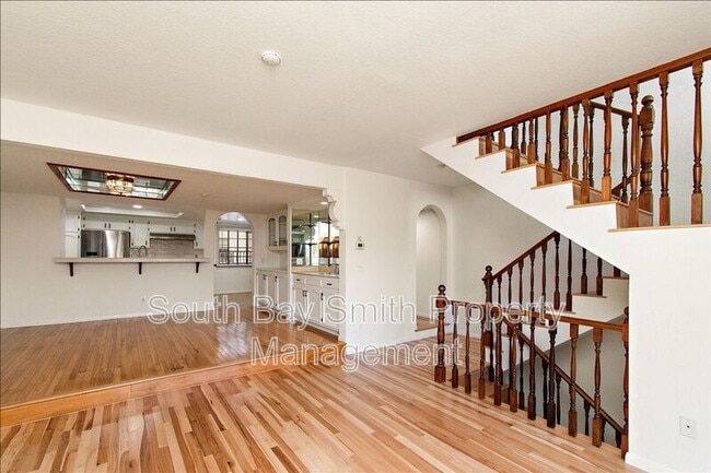 Building Photo - 227 S Irena Ave
