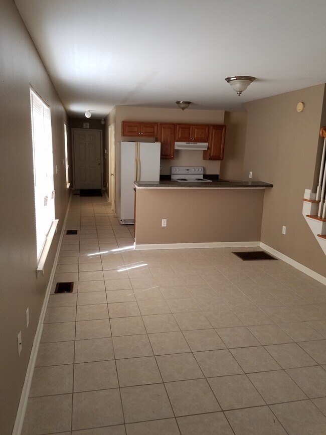 Dinning & Kitchen - 1127 Jones Ave NW